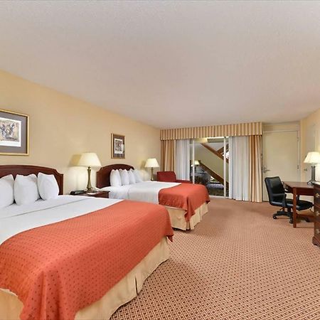 לובוק Hotel Ava מראה חיצוני תמונה