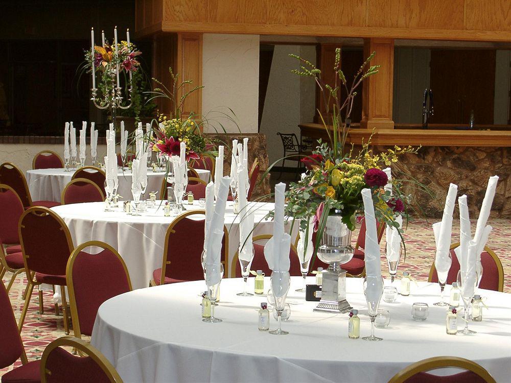 לובוק Hotel Ava מסעדה תמונה