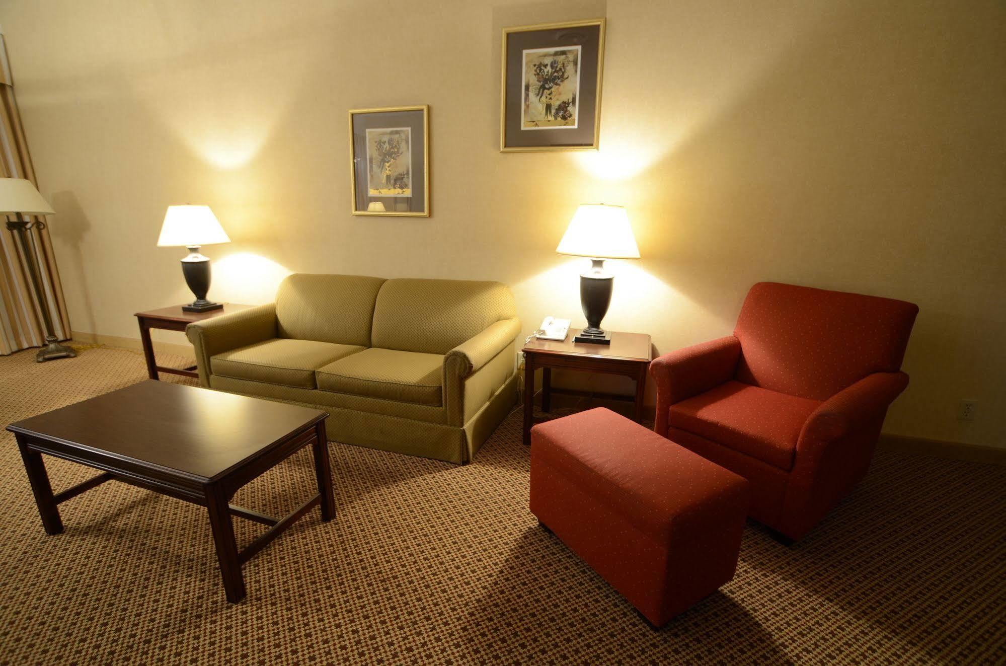 לובוק Hotel Ava מראה חיצוני תמונה